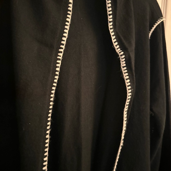 🌸 Essentials by Milano sweater - Picture 2 of 4